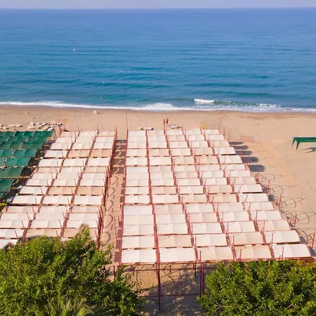 Titan Select Ultra Hotel