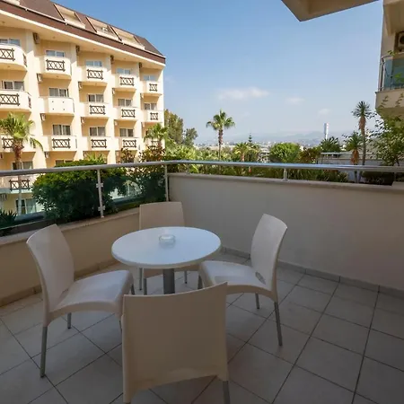 Titan Select Ultra Hotel