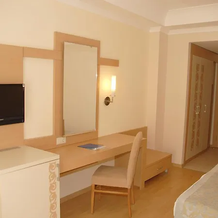 Hotel Titan Select Ultra Konaklı